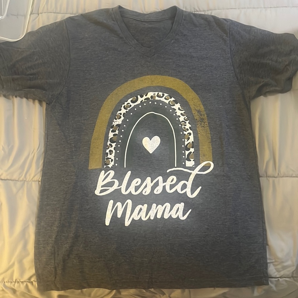 Very cute shirt for mom!